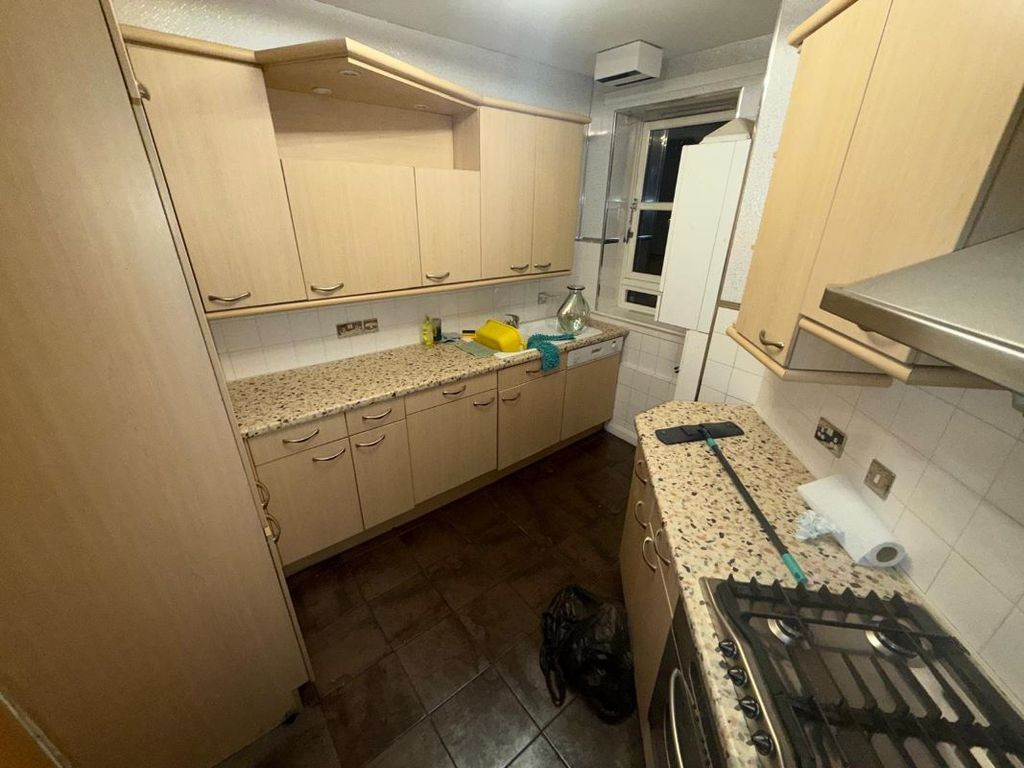 Property photo 1 of 3