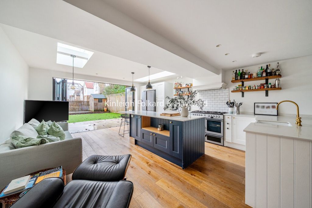 Property photo 1 of 21 Picture No. 01