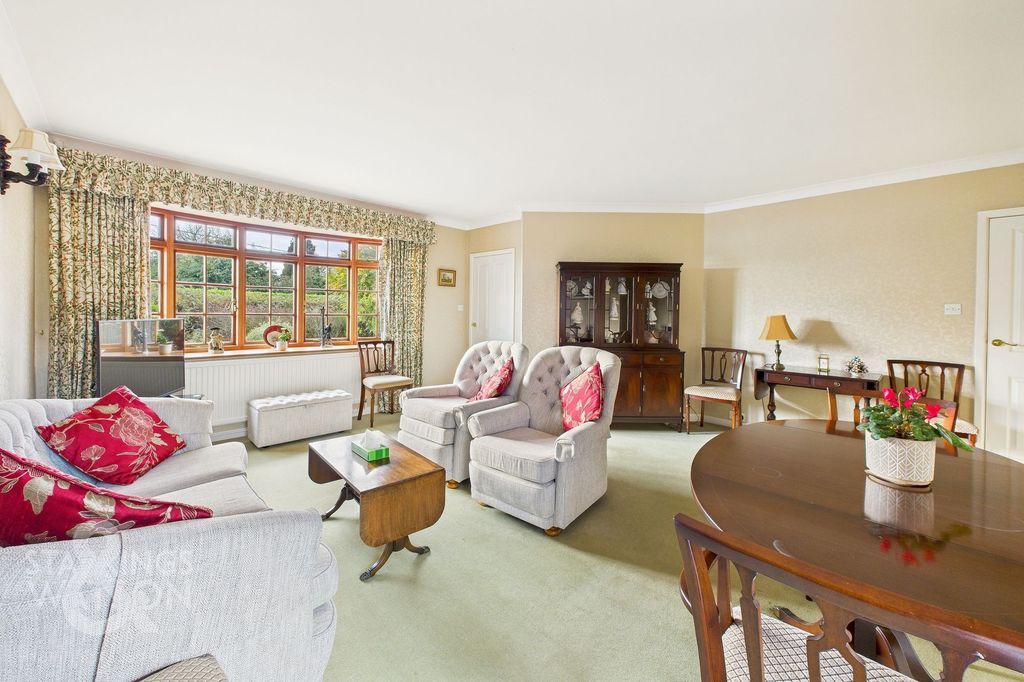 Property photo 2 of 21