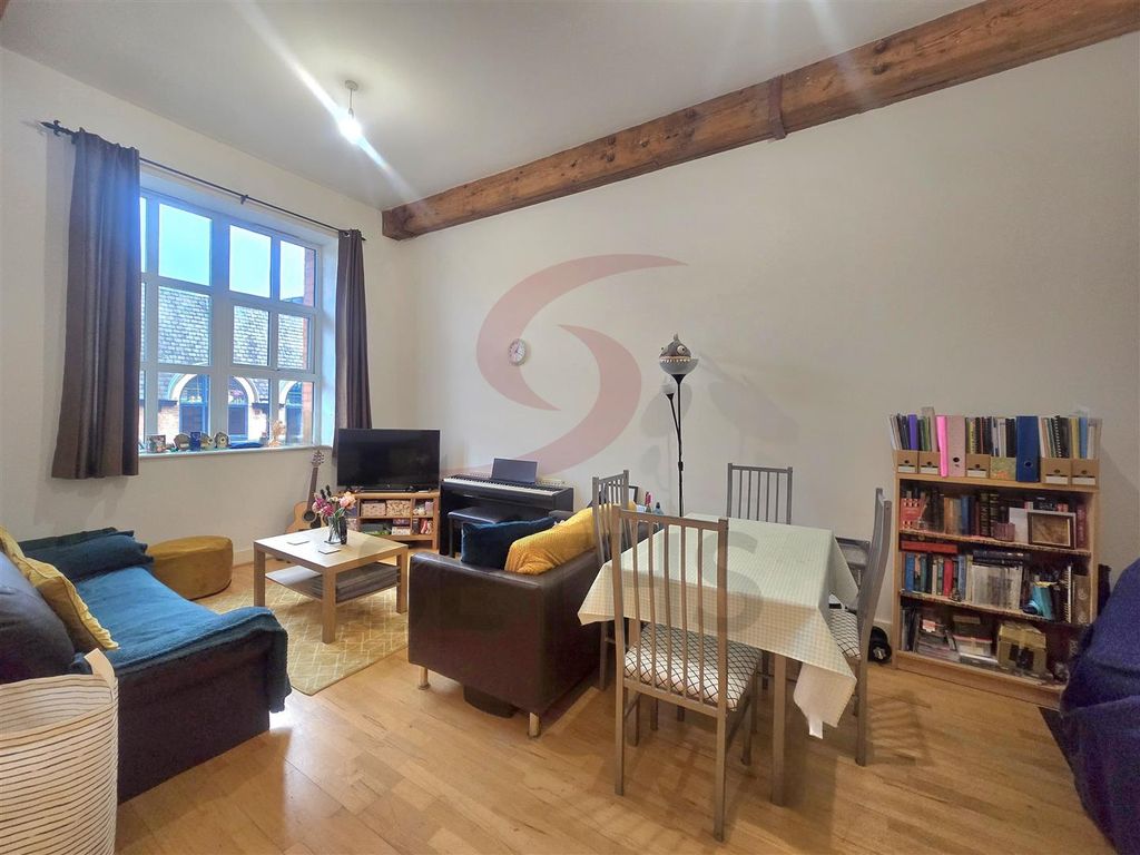 Property photo 2 of 9 Lounge