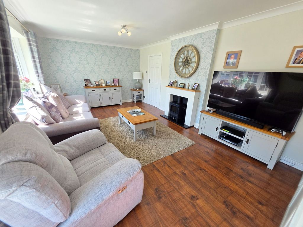 Property photo 3 of 32