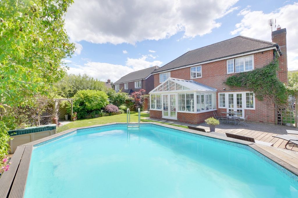 Property photo 1 of 52
