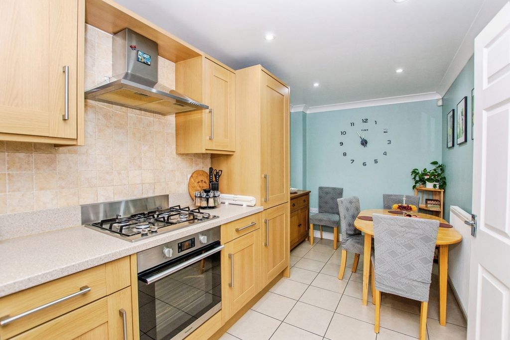 Property photo 3 of 16 Pbox-Img.Jpg