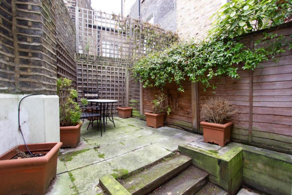 Property photo 3 of 5 Terrace