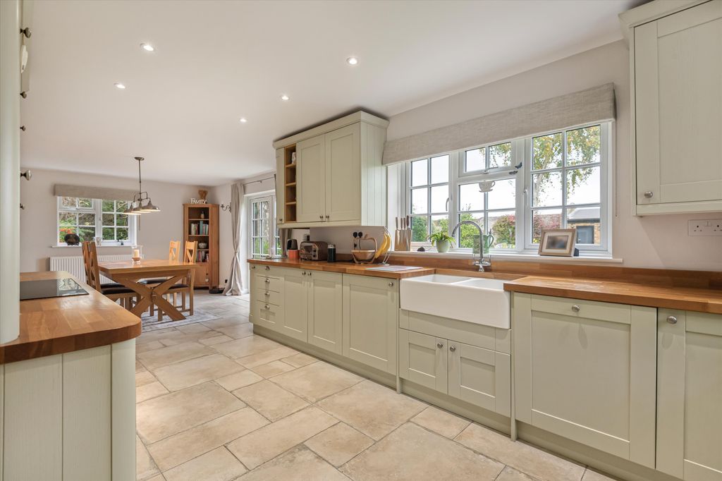 Property photo 2 of 40 Image