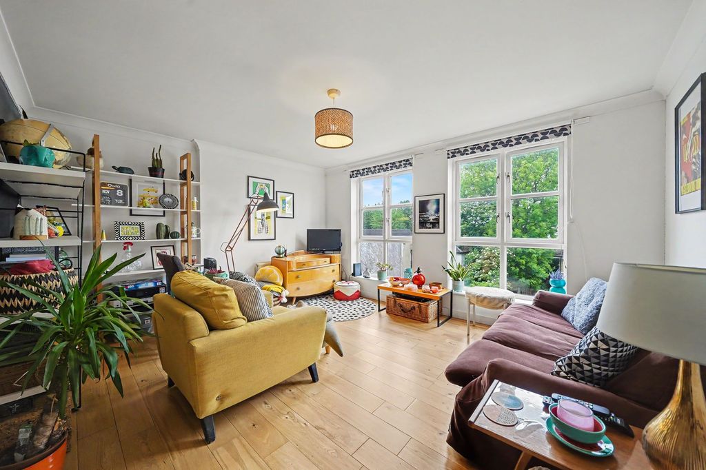 Property photo 1 of 11
