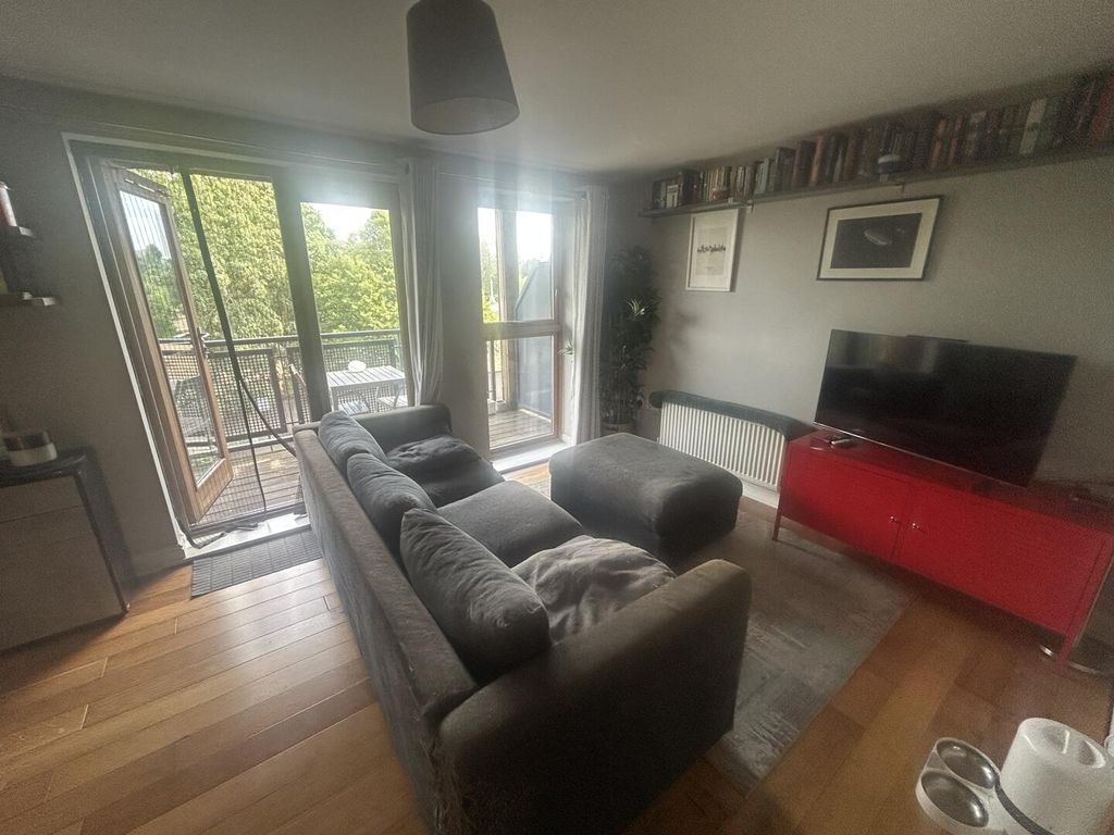 Property photo 3 of 11 Living Room