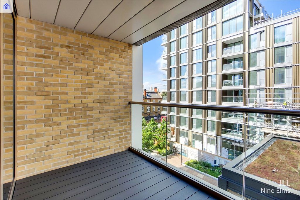 Property photo 2 of 14 Balcony