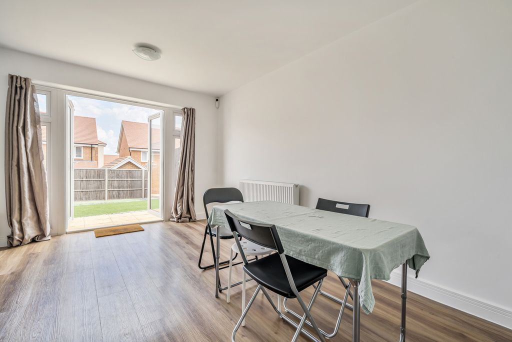 Property photo 3 of 18 1329956-23-688cc6...