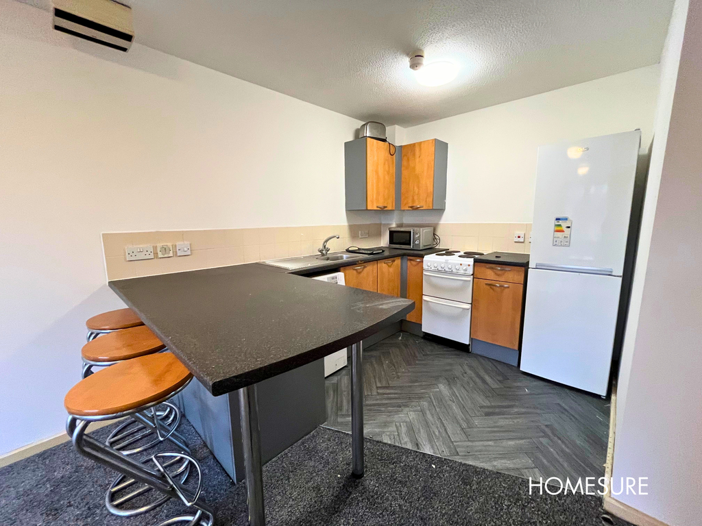 Property photo 3 of 6 Kitchen