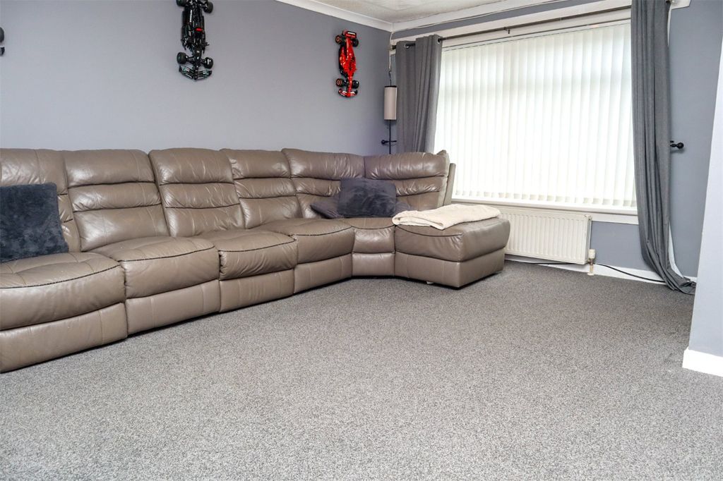 Property photo 2 of 22 Lounge
