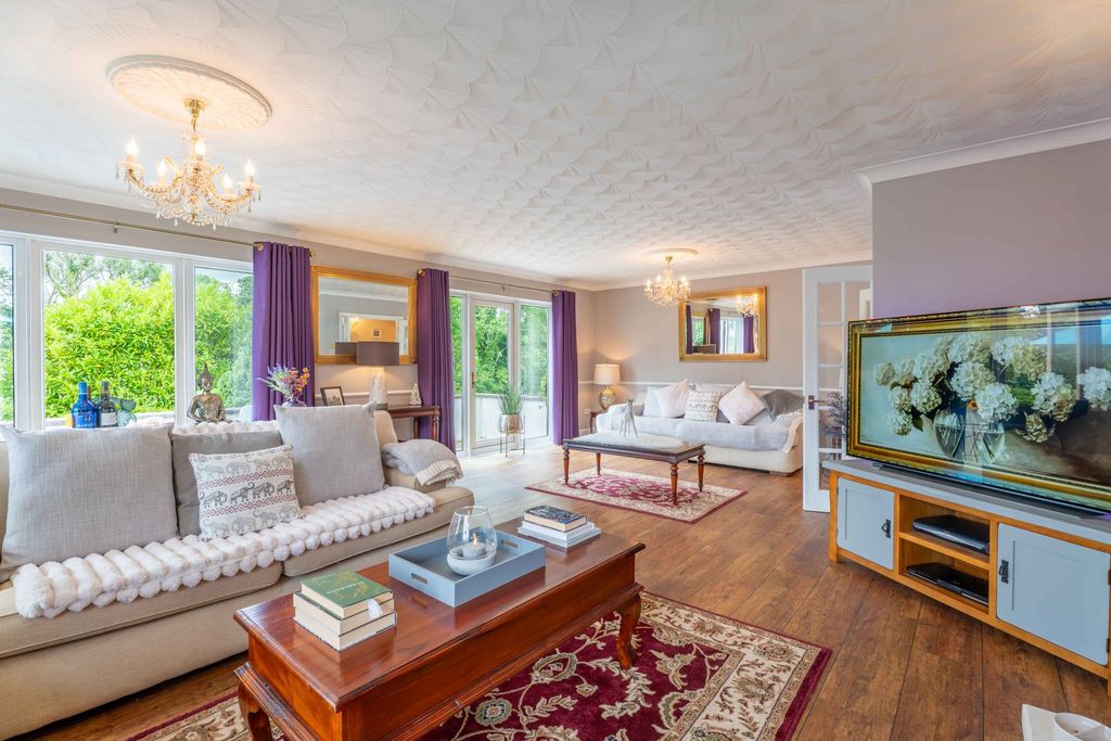Property photo 1 of 49 Sitting Room