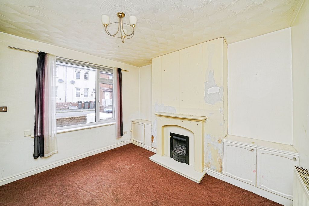 Property photo 2 of 18