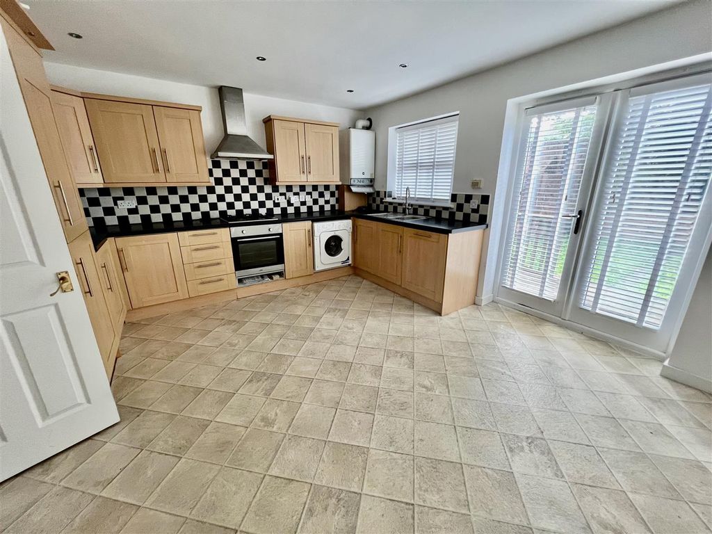 Property photo 2 of 14 Kitchen Diner