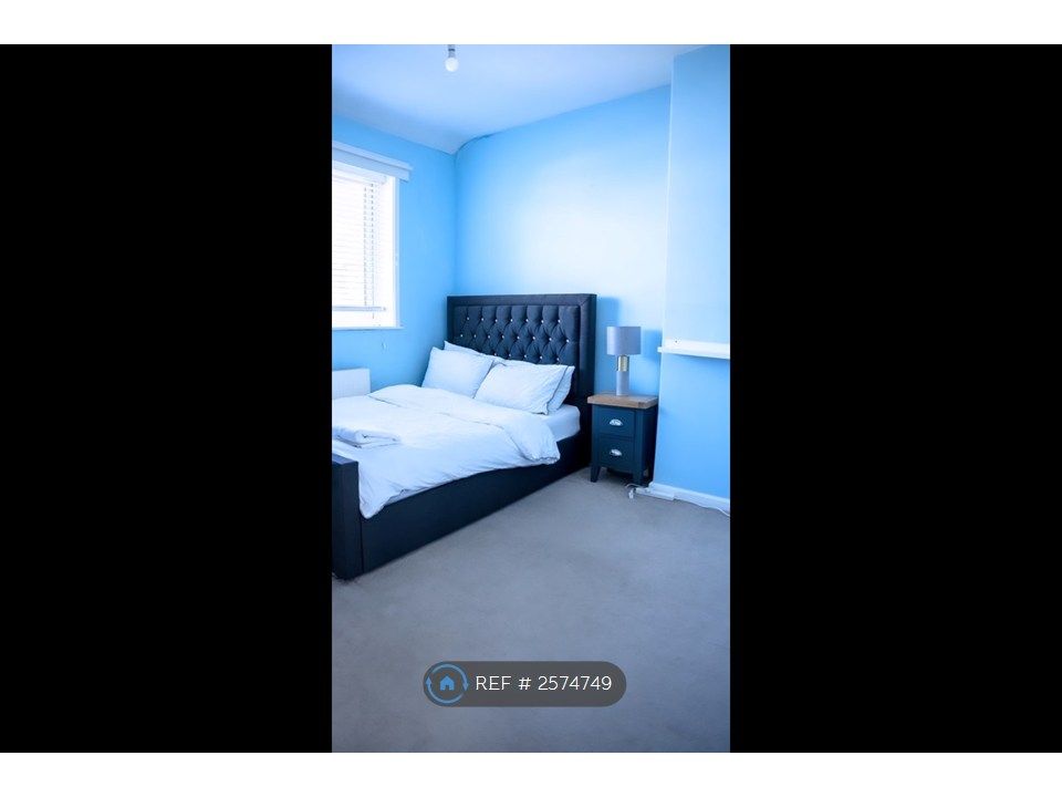 Property photo 2 of 12 Bedroom 3