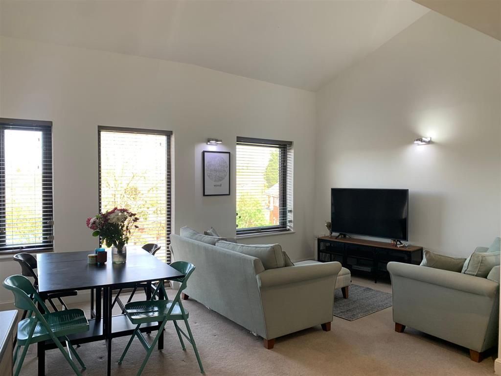 Property photo 1 of 7 Living Room