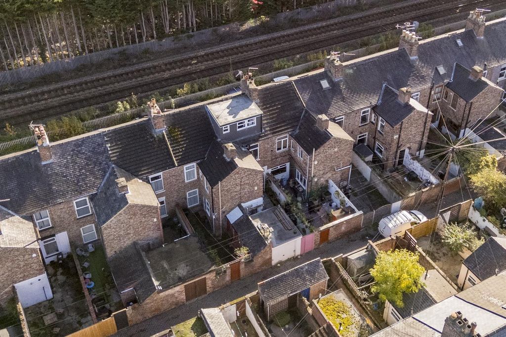 Property photo 2 of 27 14_Filey_Terrace__7.Jpg