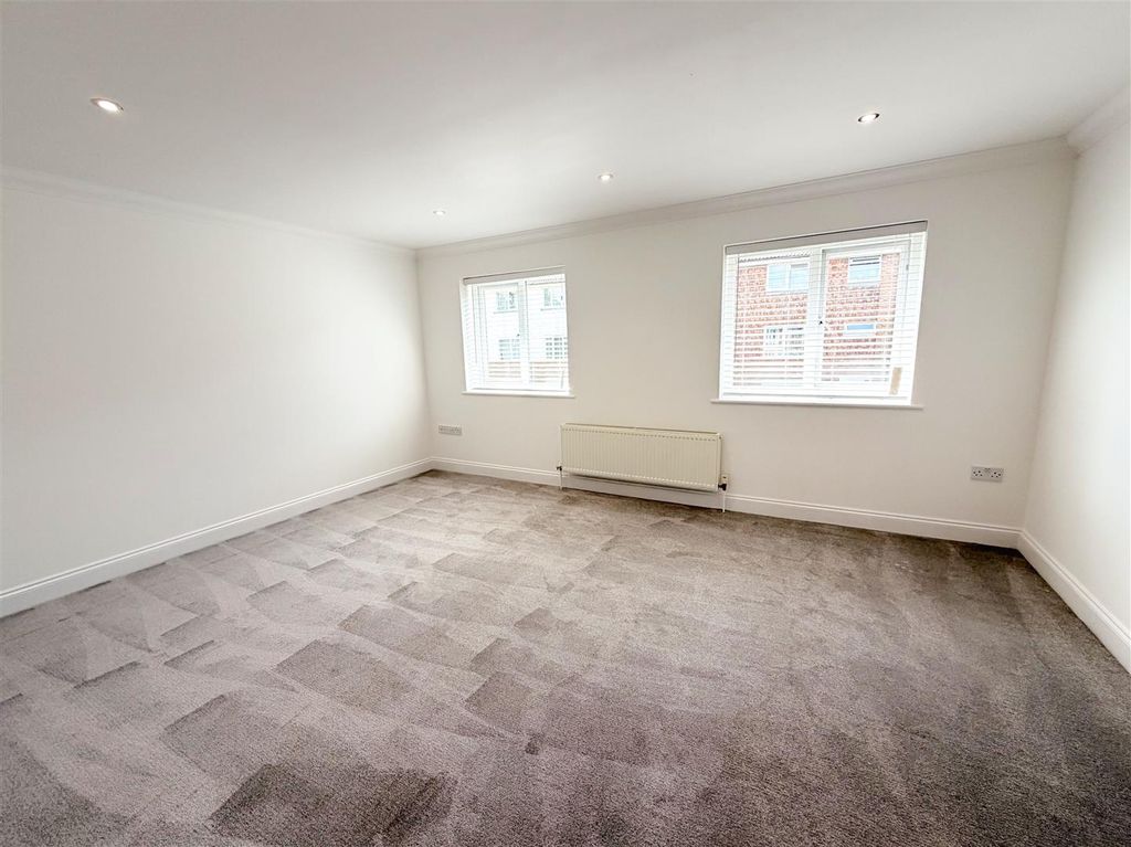 Property photo 3 of 7 Living Room.Jpg
