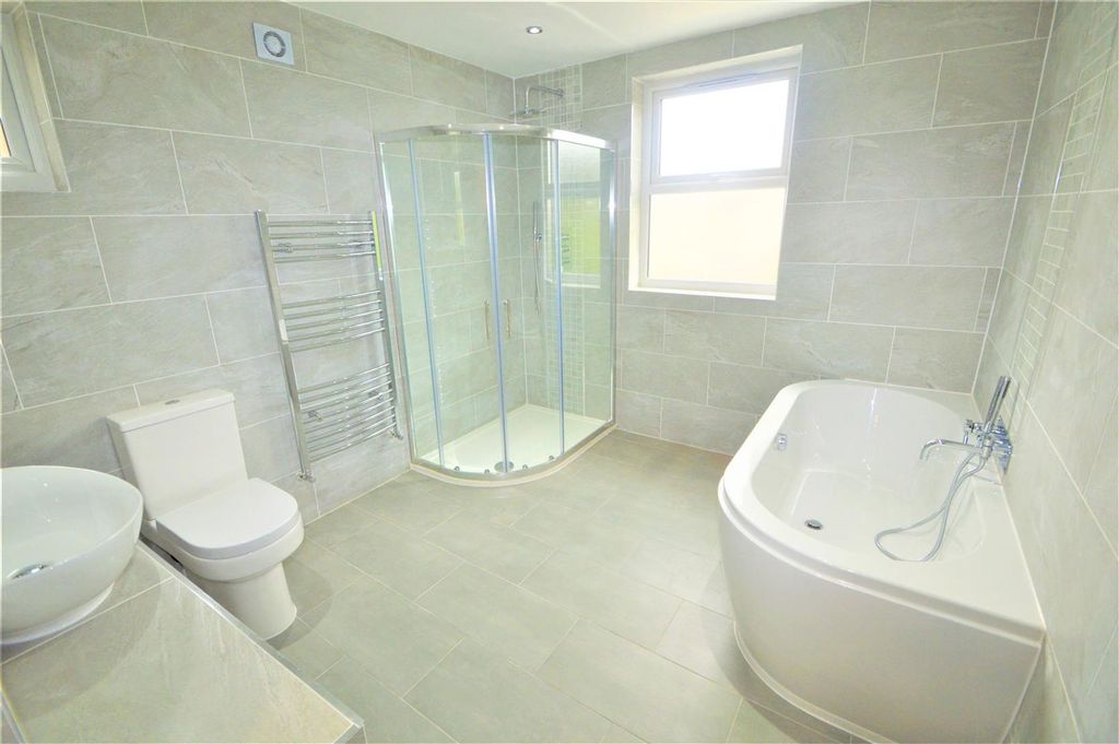 Property photo 2 of 3 Bath/Shower Room