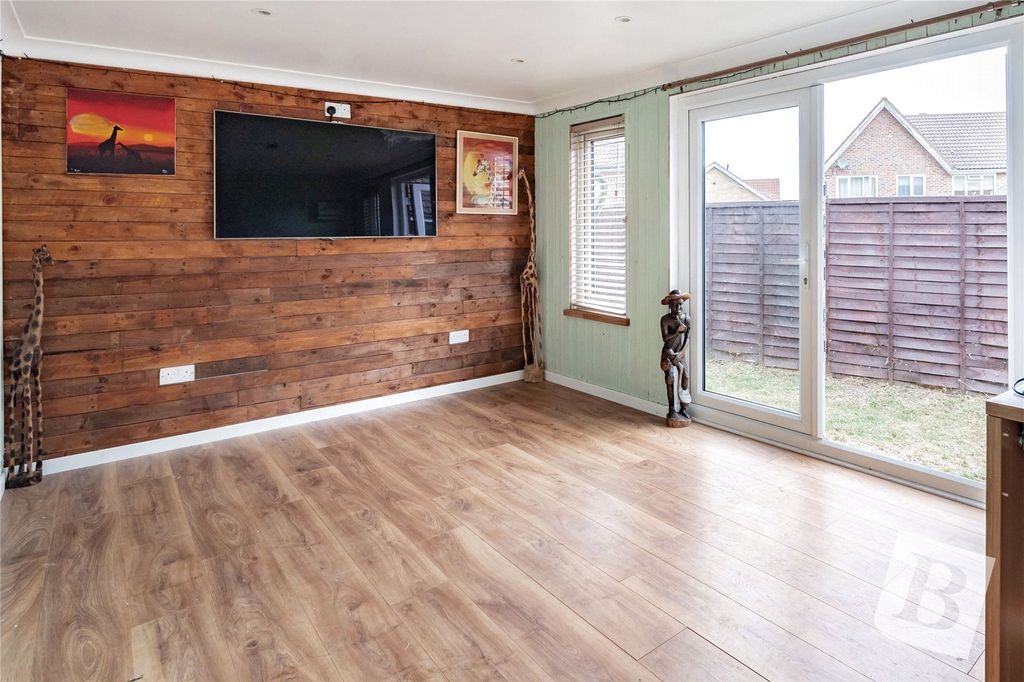 Property photo 3 of 19 Picture No. 18