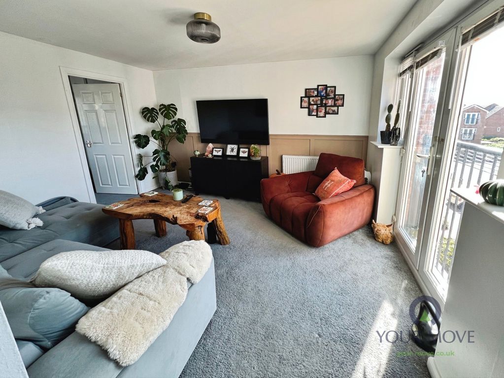Property photo 2 of 11 Lounge