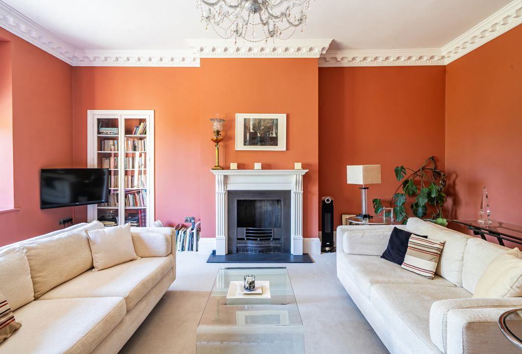 Property photo 3 of 17 Sitting Room