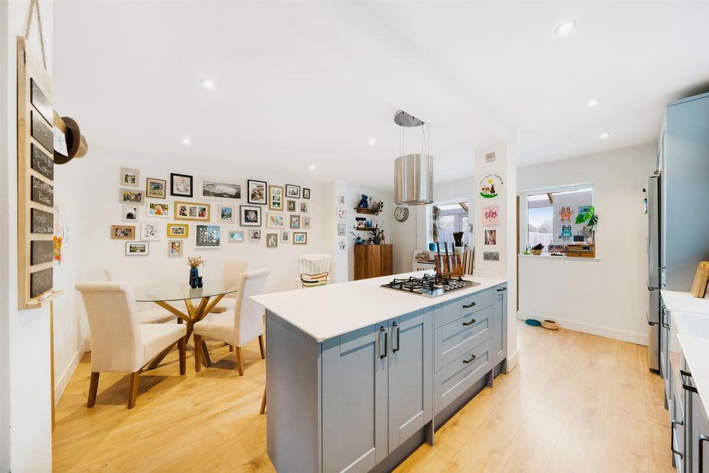 Property photo 3 of 15 Kitchen/Diner