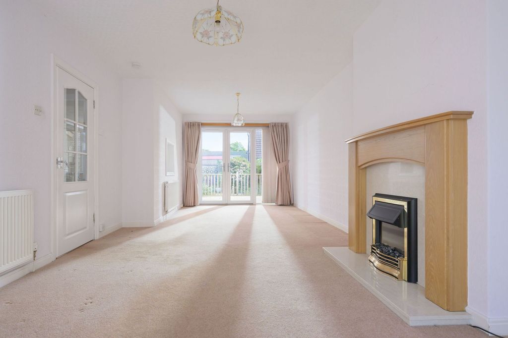 Property photo 2 of 36