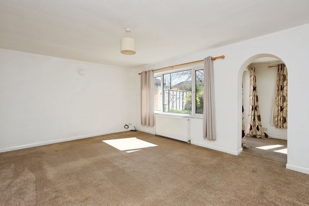 Property photo 2 of 17 Photo