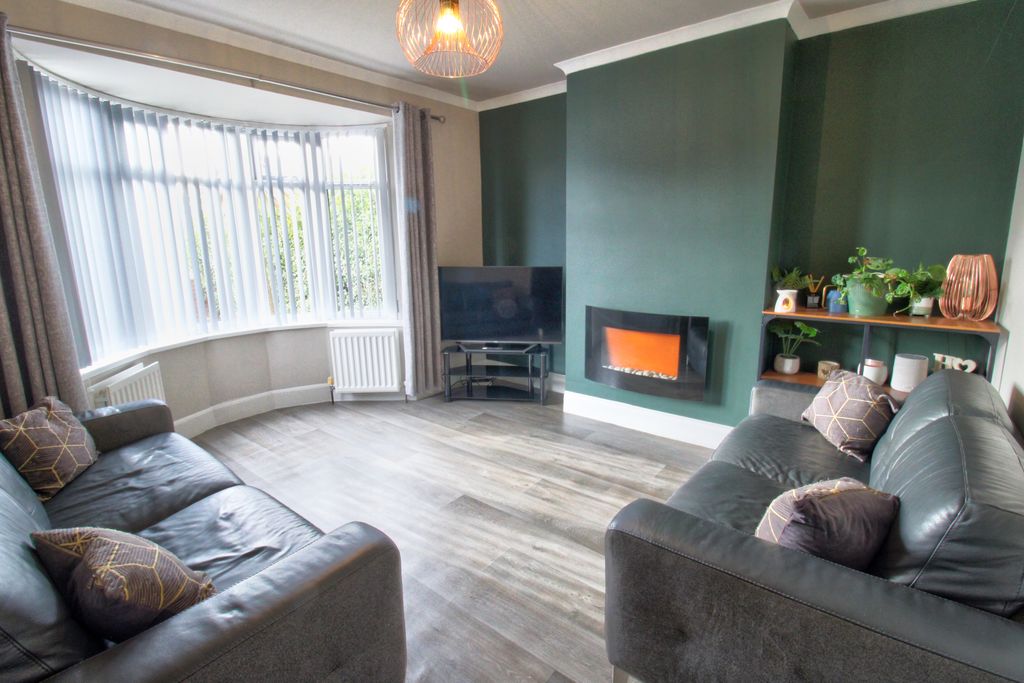 Property photo 2 of 35 Img_1949_50_51
