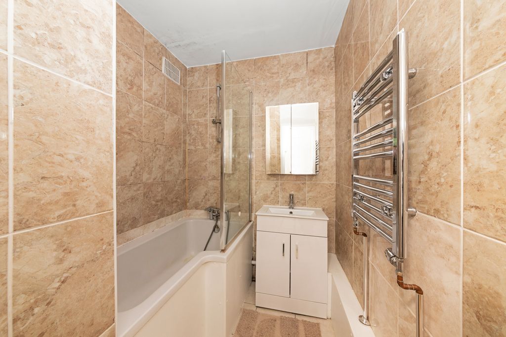 Property photo 3 of 12 Img_4603