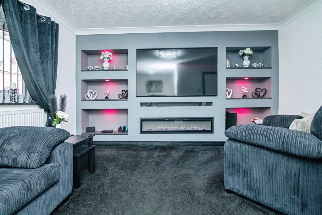 Property photo 2 of 17