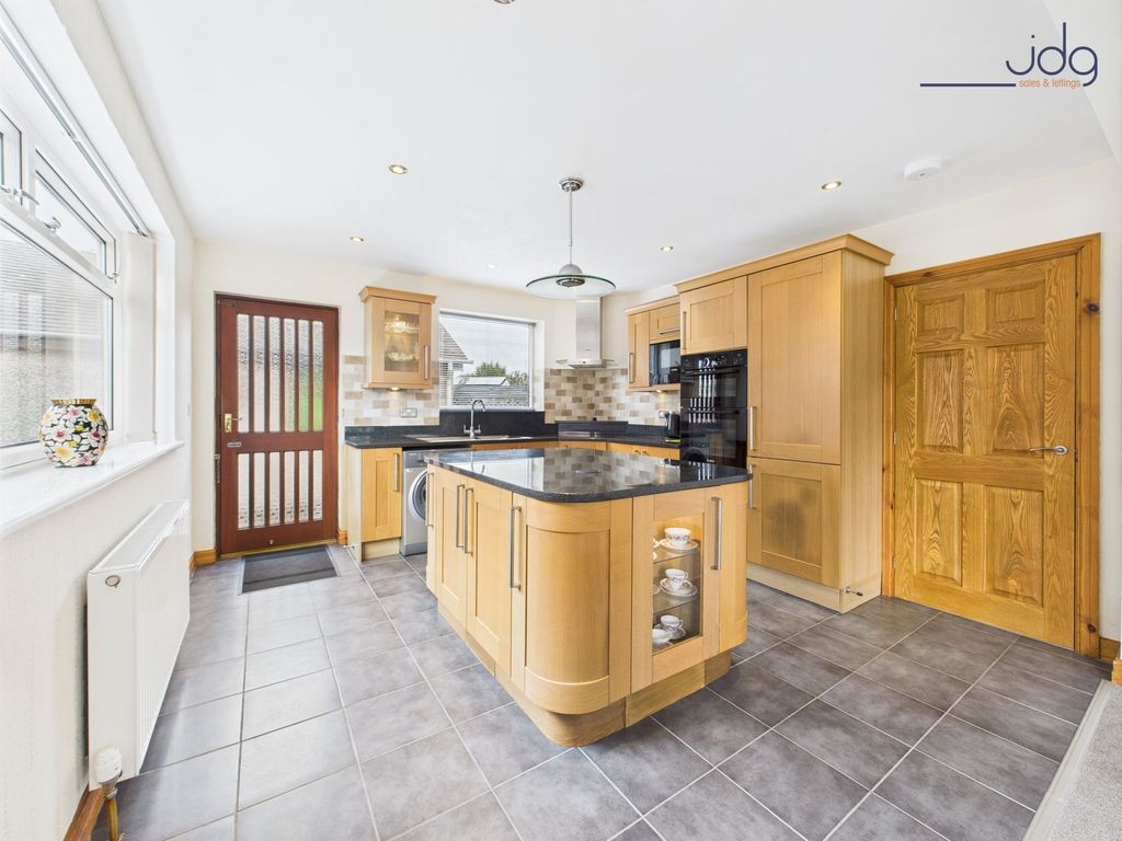 Property photo 2 of 15 Kitchen Diner