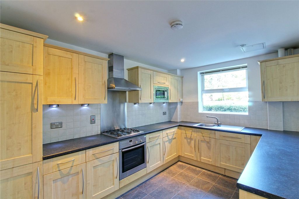 Property photo 3 of 7 3