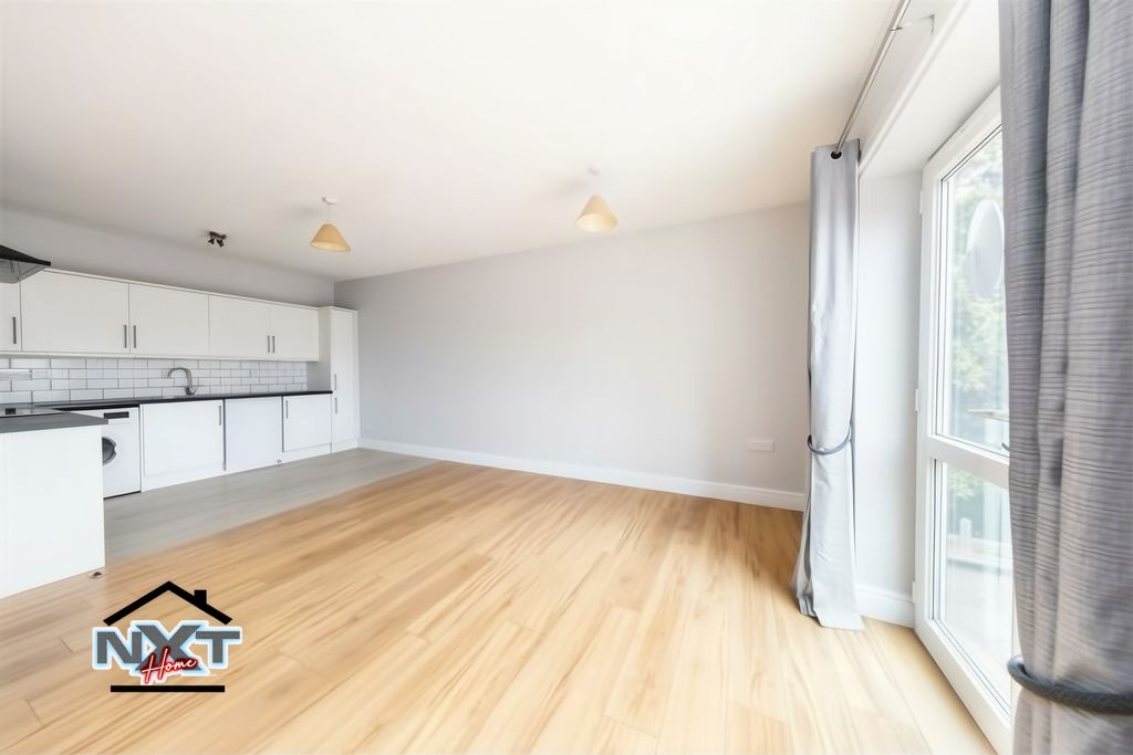 Property photo 2 of 7 Photo 2