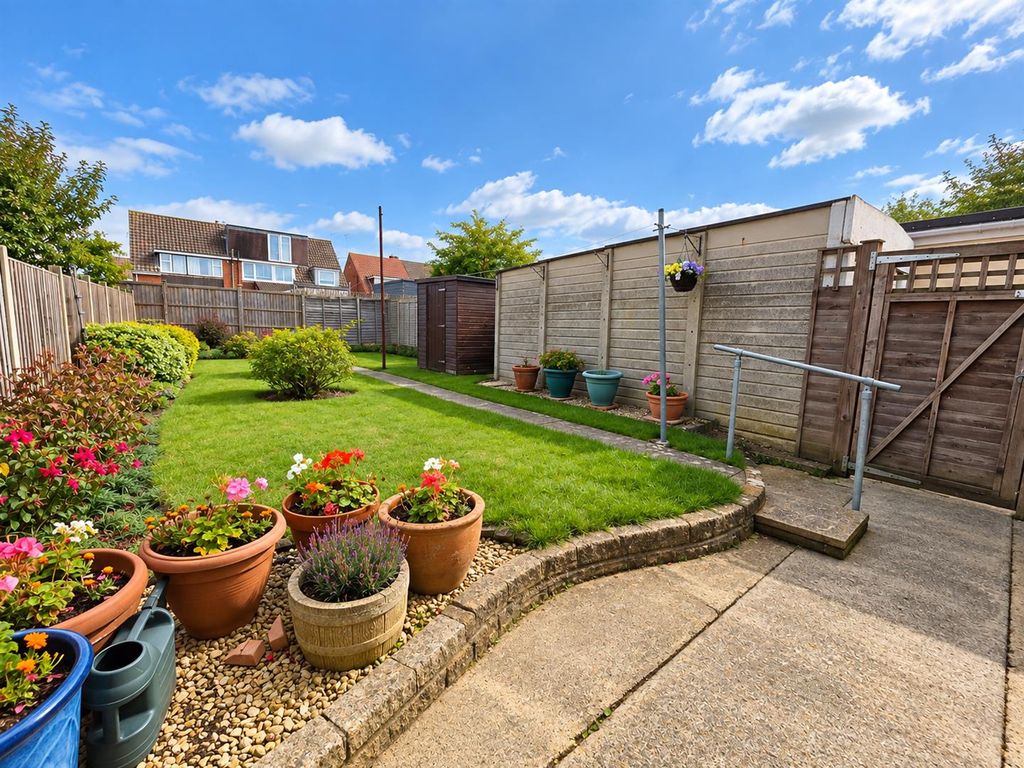 Property photo 2 of 11