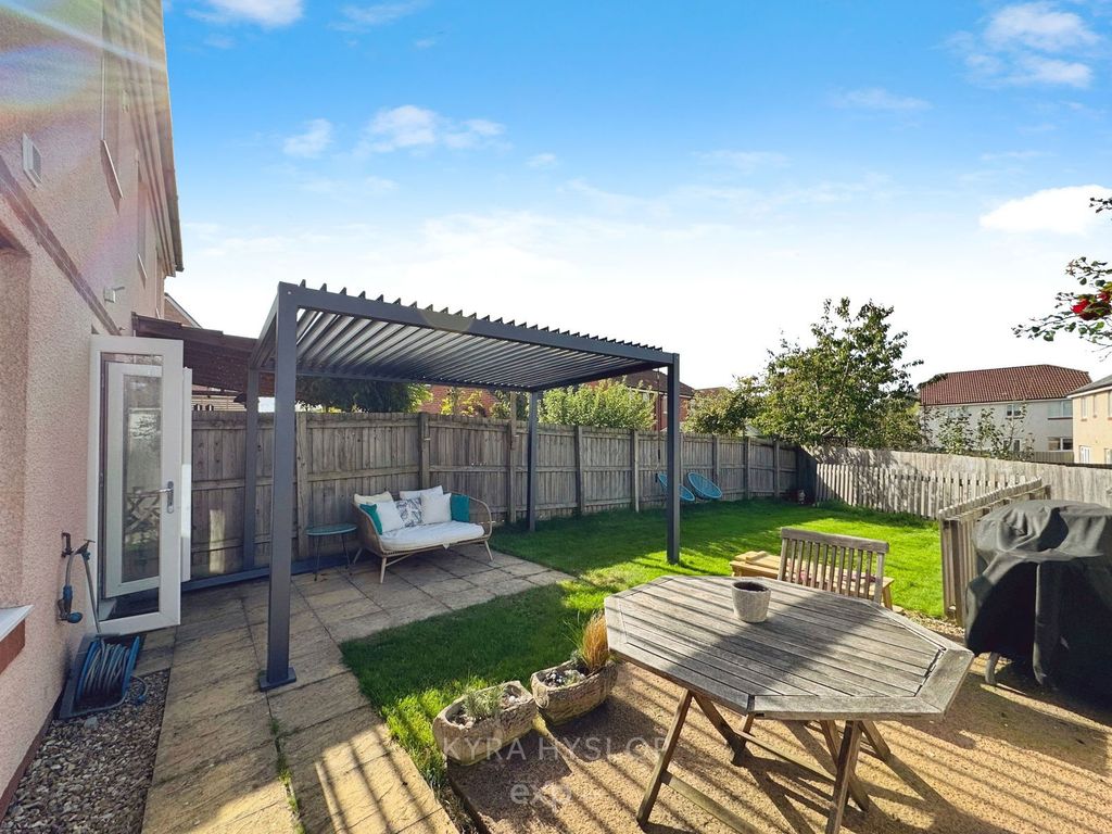 Property photo 3 of 25