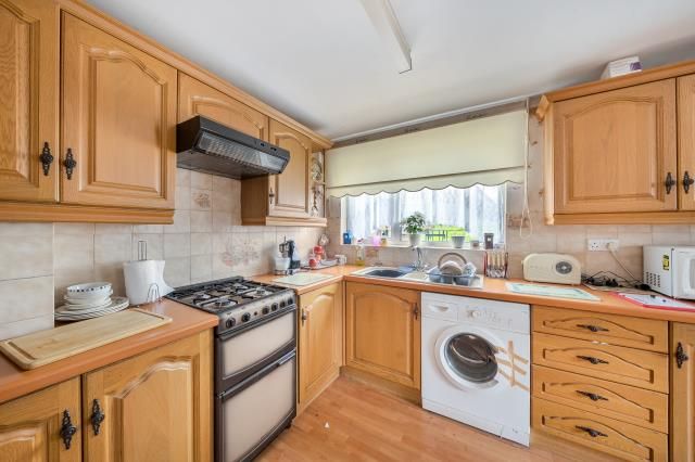 Property photo 3 of 20 Kitchen
