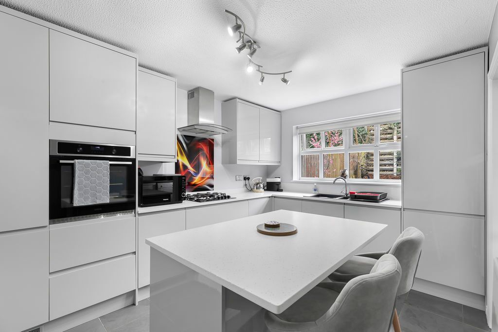 Property photo 3 of 29 Photo 24