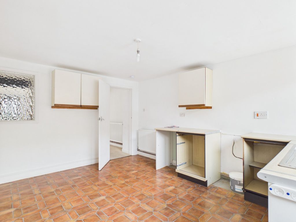 Property photo 3 of 12 4828024