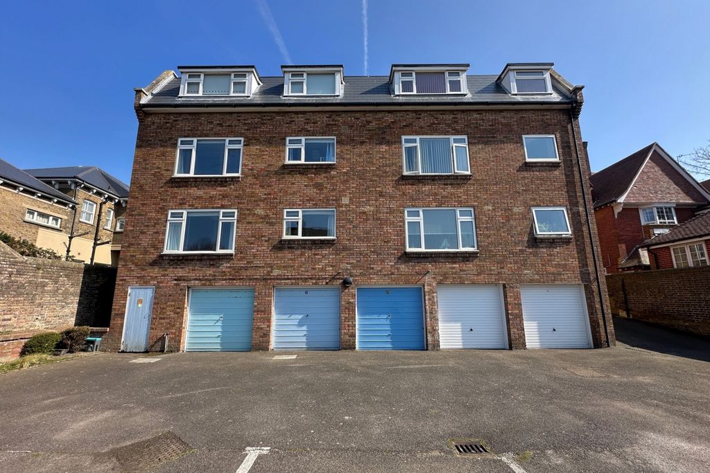 Additional image 6 of 2 bed flat for saleMarine Road, Walmer CT14