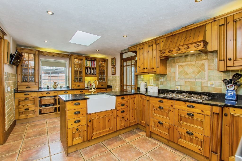 Property photo 3 of 33