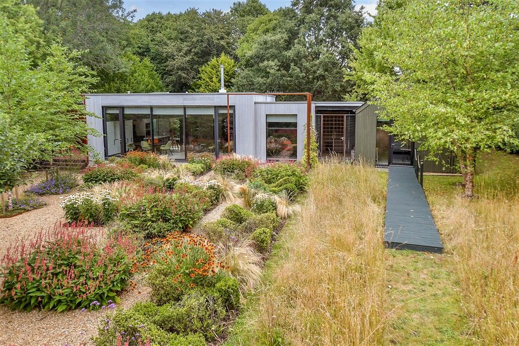 Property photo 1 of 18 External (Web)