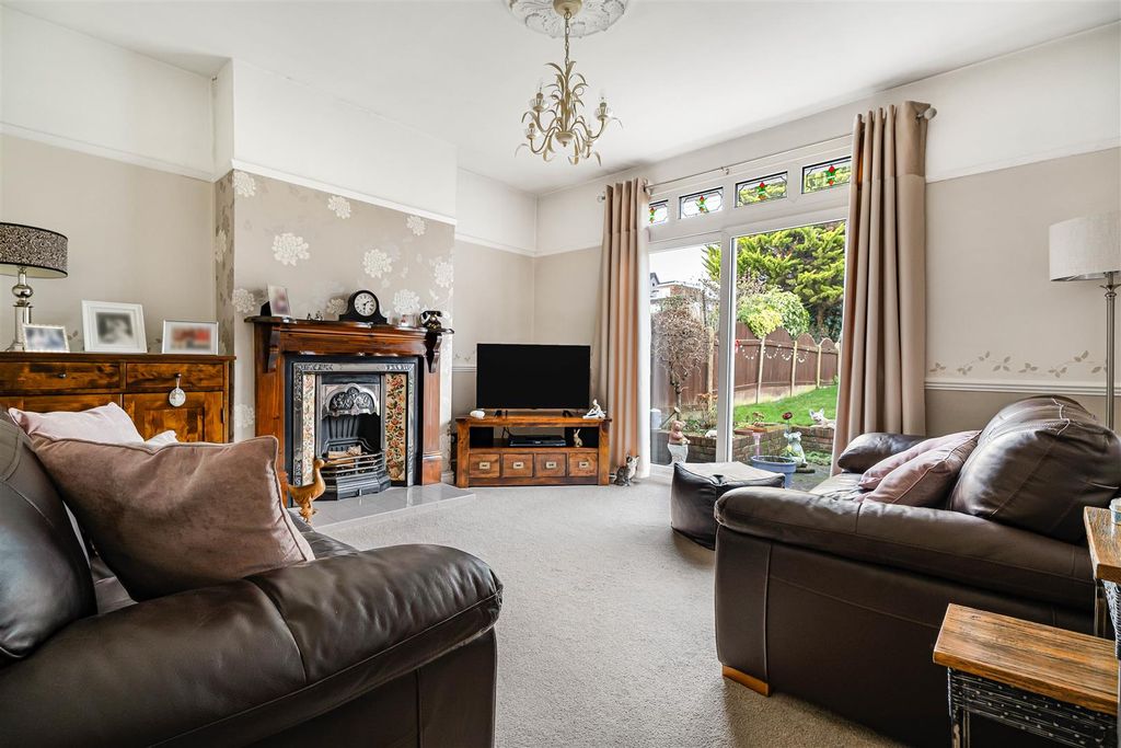 Property photo 2 of 18