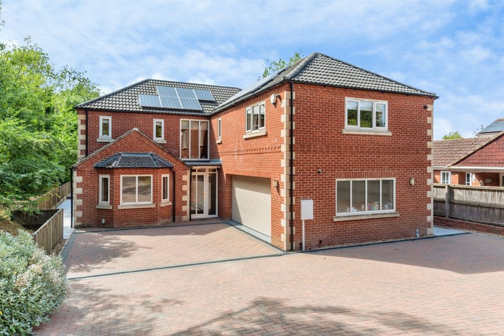 Property photo 1 of 26