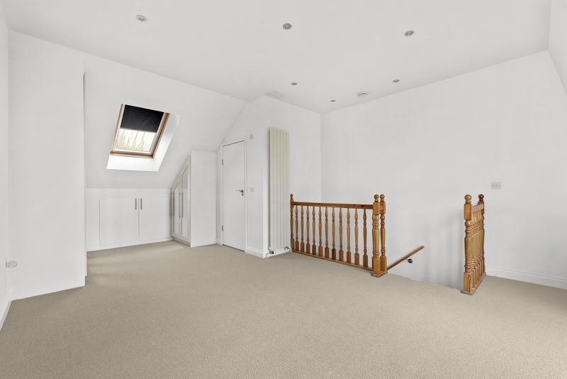 Property photo 3 of 31 Photo 12