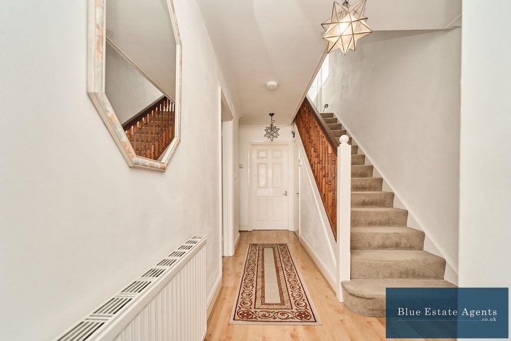 Property photo 3 of 34 Hallway