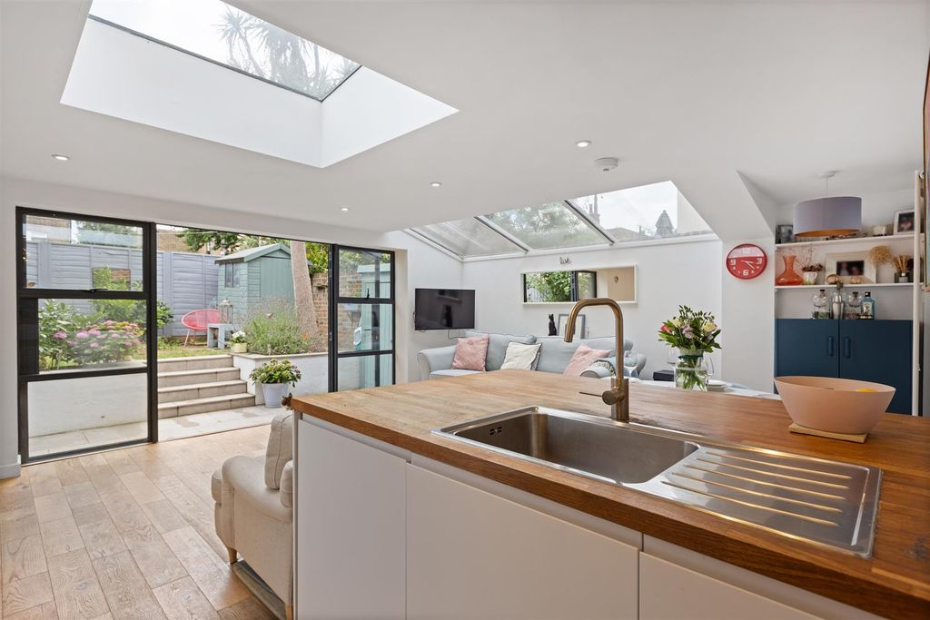 Property photo 3 of 15