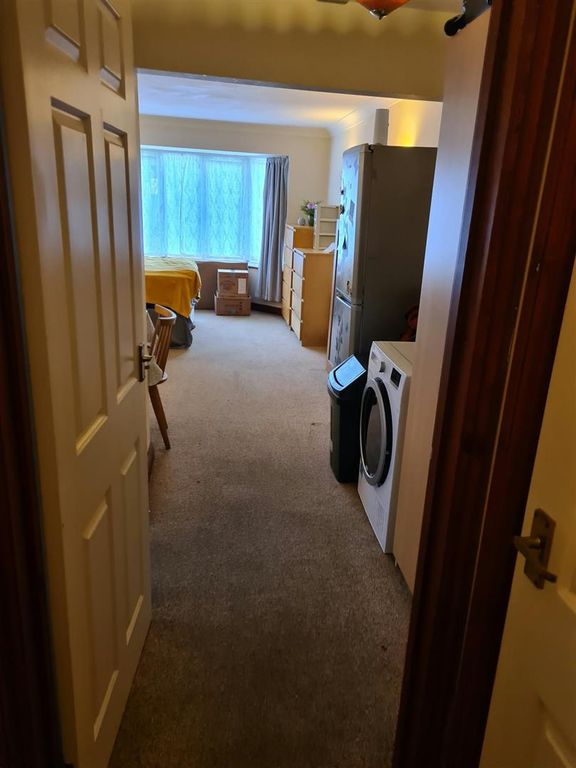 Property photo 3 of 11 1000012833.Jpg