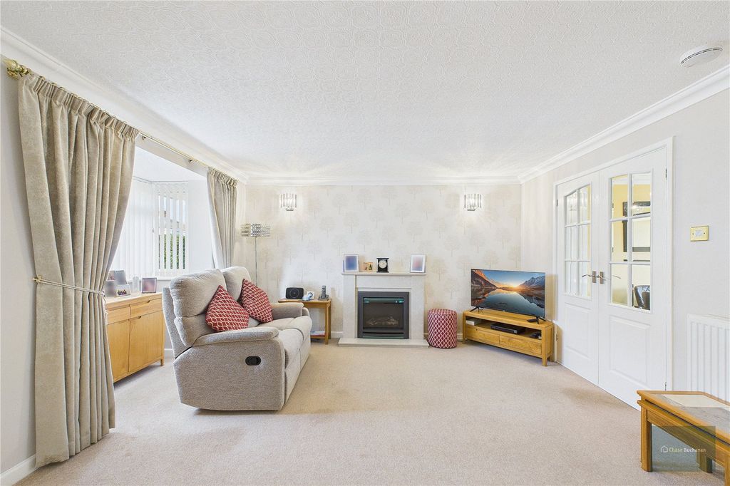 Property photo 2 of 16 Picture No. 13